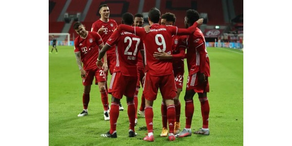 FC Bayern Mnichov se v této sezóně setkává se dvěma silnými konkurenčními týmy